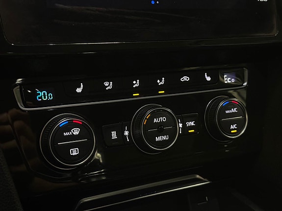 Volkswagen Passat 16 of 20