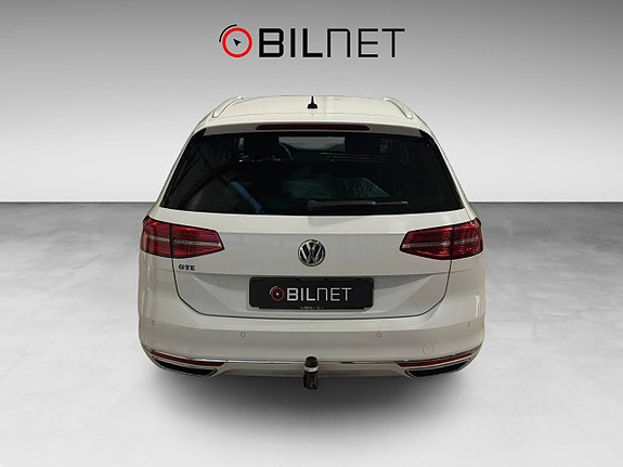Volkswagen Passat 8 of 20