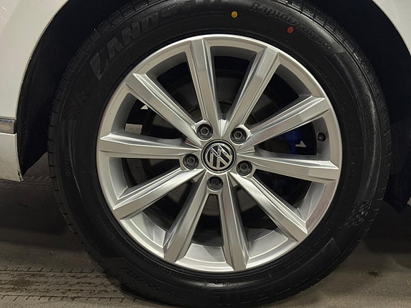 Volkswagen Passat 20 of 20