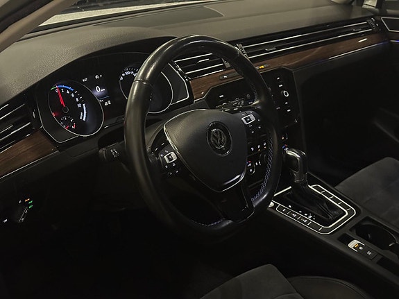 Volkswagen Passat 14 of 20