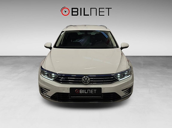 Volkswagen Passat 3 of 20