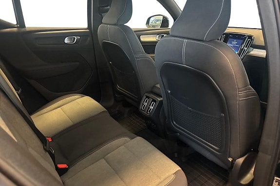 Volvo XC40 9 of 21