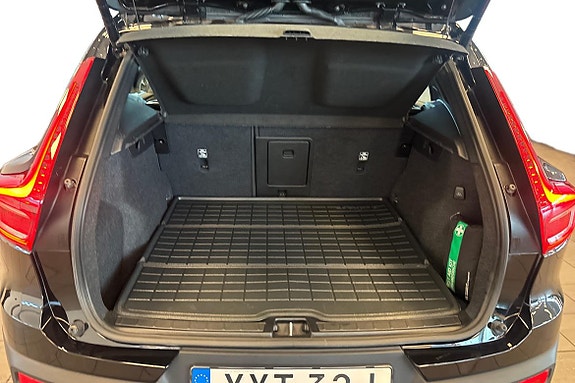 Volvo XC40 12 of 21