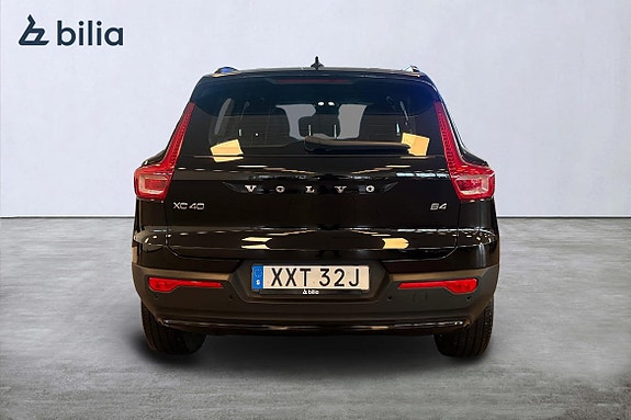 Volvo XC40 5 of 21