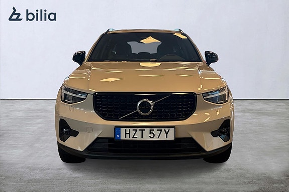 Volvo XC40 6 of 21