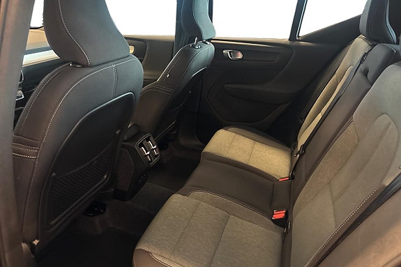 Volvo XC40 13 of 21
