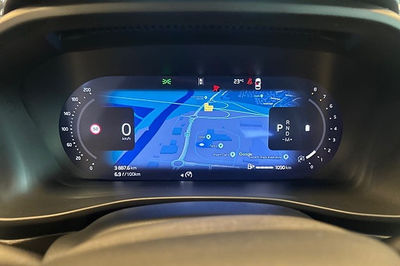 Volvo XC40 16 of 21