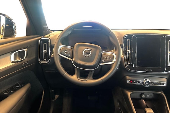 Volvo XC40 11 of 21