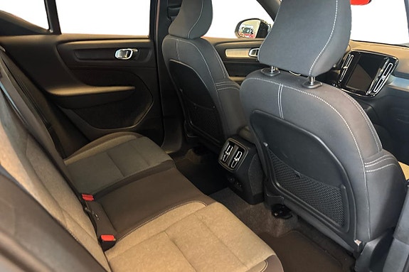 Volvo XC40 9 of 21