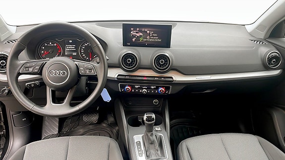 Audi Q2 10 of 16