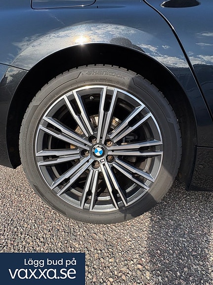 BMW 320d 16 of 17
