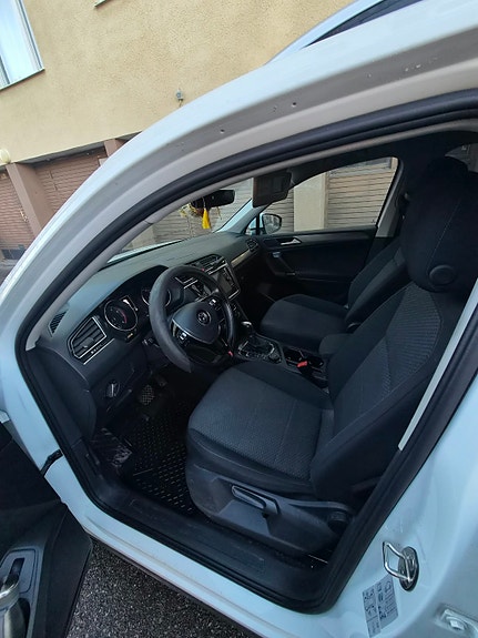 Volkswagen Tiguan Allspace 16 of 22