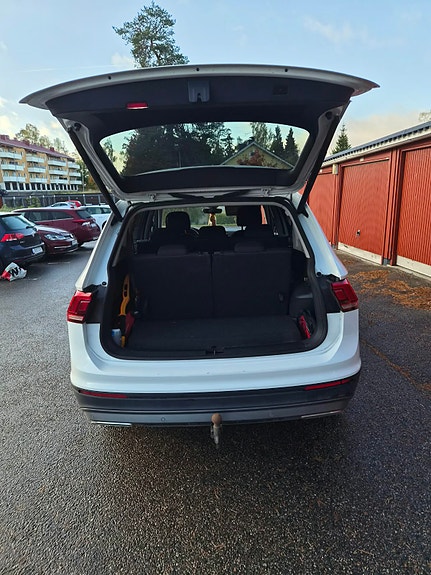 Volkswagen Tiguan Allspace 6 of 22