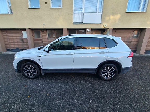 Volkswagen Tiguan Allspace 4 of 22