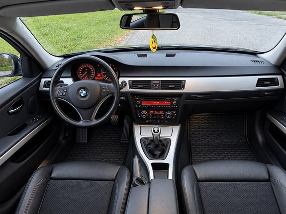 BMW 320d 5 of 6