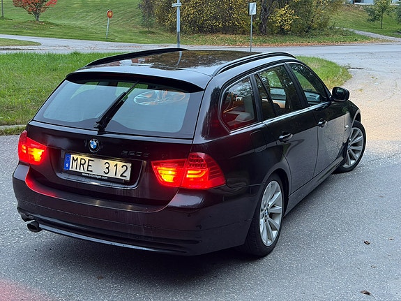 BMW 320d 3 of 6