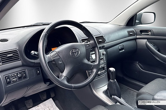 Toyota Avensis 10 of 18