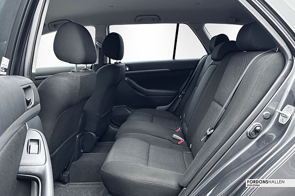 Toyota Avensis 7 of 18