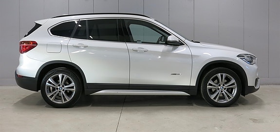 BMW X1 2 of 22