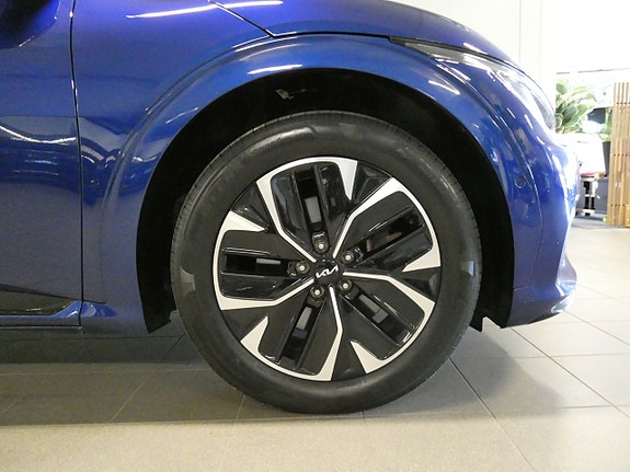 Kia EV6 5 of 24
