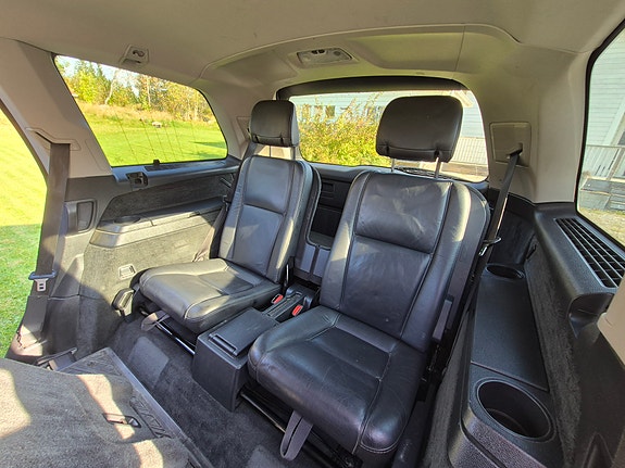 Volvo XC90 7 of 9