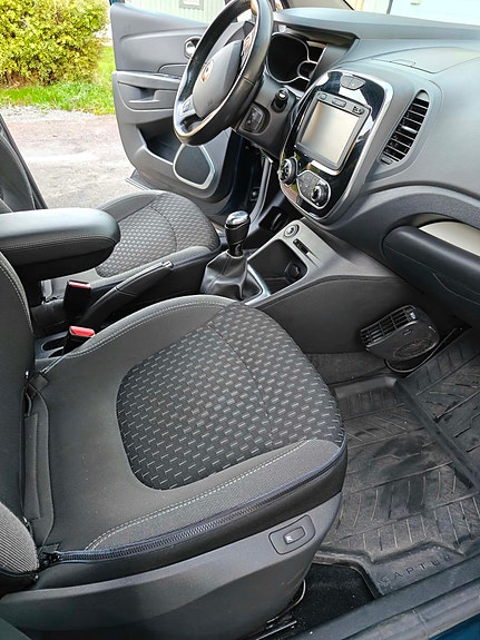 Renault Captur 5 of 6