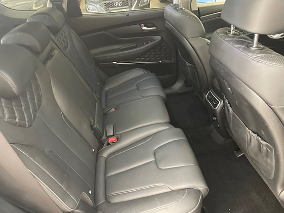 Hyundai Santa Fe 10 of 15