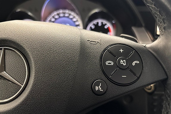 Mercedes-Benz GLK220 11 of 21