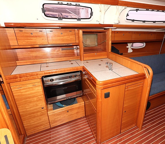 Bavaria 38 Cruiser 12 of 24