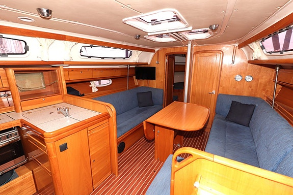 Bavaria 38 Cruiser 3 of 24