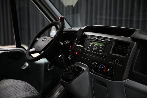 Ford Transit 21 of 21