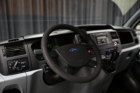 Ford Transit 12 of 21