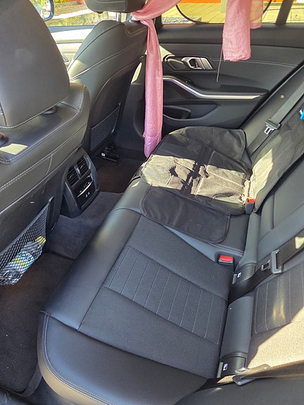 BMW 330e 6 of 7