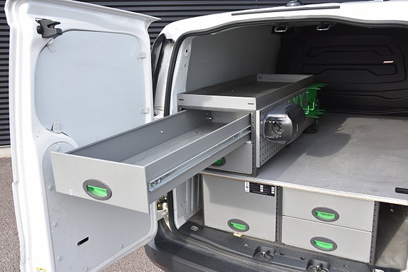 Volkswagen Caddy Maxi 8 of 17