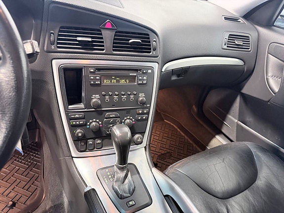 Volvo XC70 12 of 14