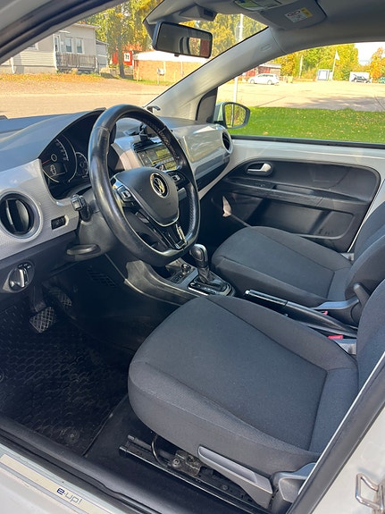 Volkswagen e-Up! 5 of 6