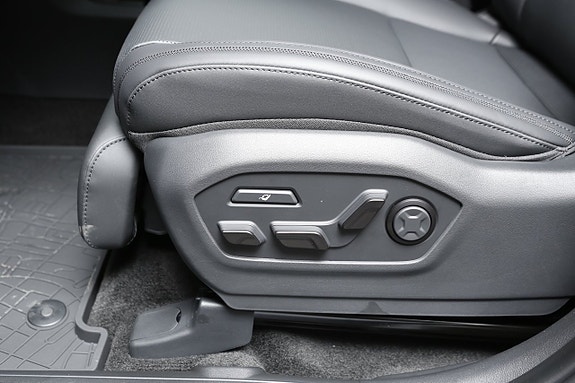 Hyundai Santa Fe 8 of 23