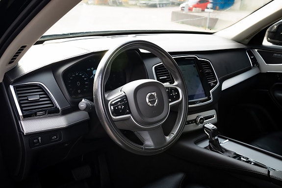 Volvo XC90 7 of 30