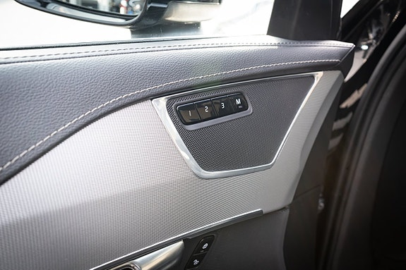 Volvo XC90 9 of 30