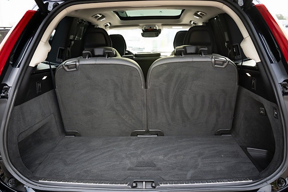 Volvo XC90 18 of 30