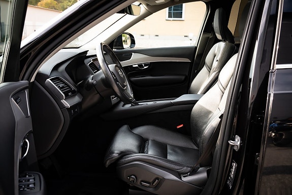 Volvo XC90 8 of 30