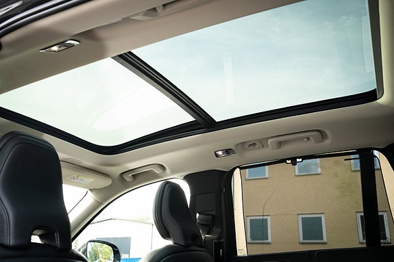 Volvo XC90 11 of 30