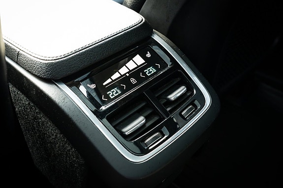 Volvo XC90 12 of 30