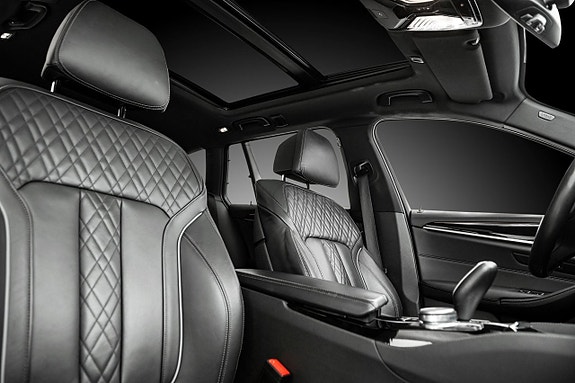 BMW 540i 4 of 4