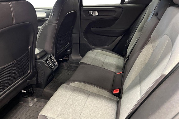 Volvo XC40 23 of 29