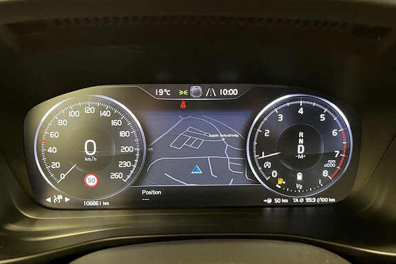Volvo XC40 16 of 29