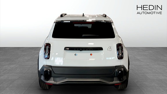 Renault 4 E-Tech 7 of 9
