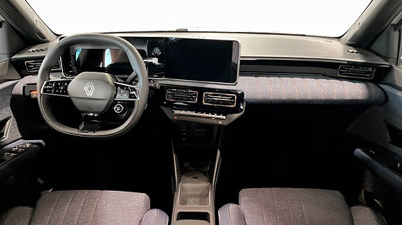 Renault 4 E-Tech 4 of 9