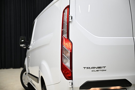 Ford Transit Custom 11 of 28