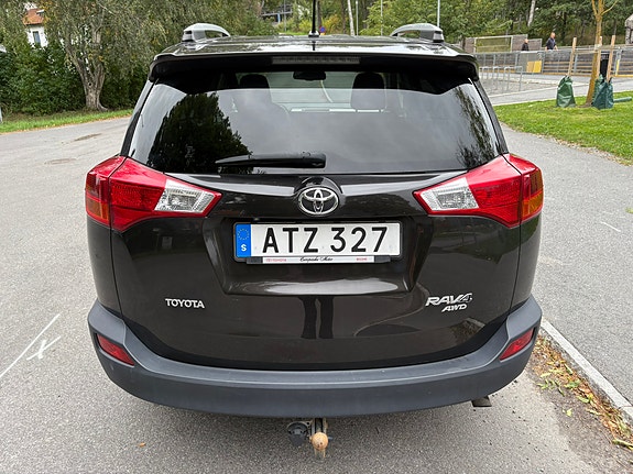 Toyota RAV4 6 of 14